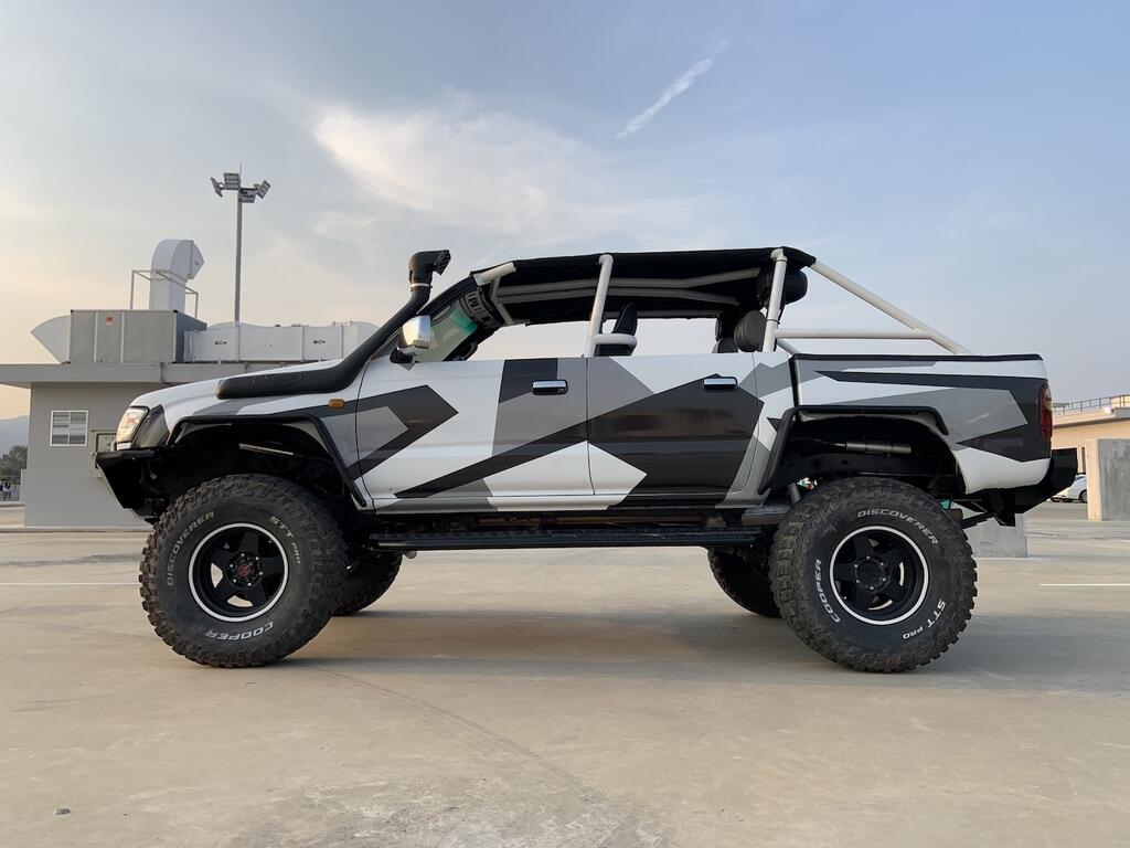 Open roof party car available now — photo 1